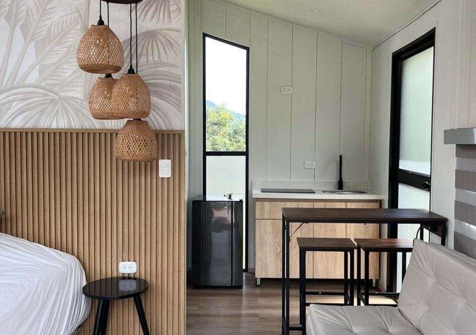 Hospédate en Cabañas Tipo Glamping en el Valle de Cocora: Naturaleza y Confort en Perfecta Armonía